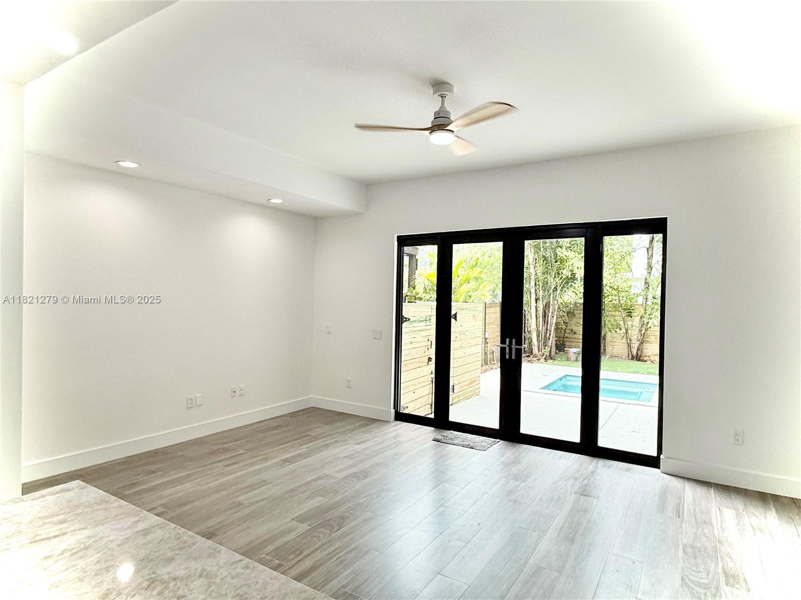 Building Photo - 2921 SW 30th Ct