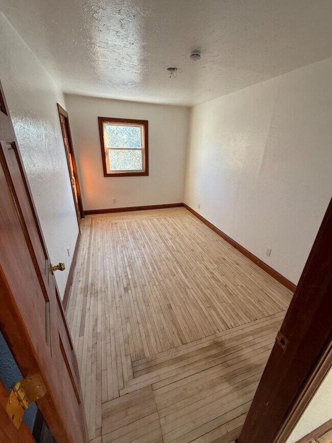 Building Photo - 1103 West Dr