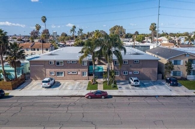 Building Photo - Spacious Beautiful North Park 1 Bed / 1 Bath with Pool