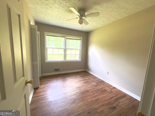 Building Photo - 1140 Barber Creek Dr