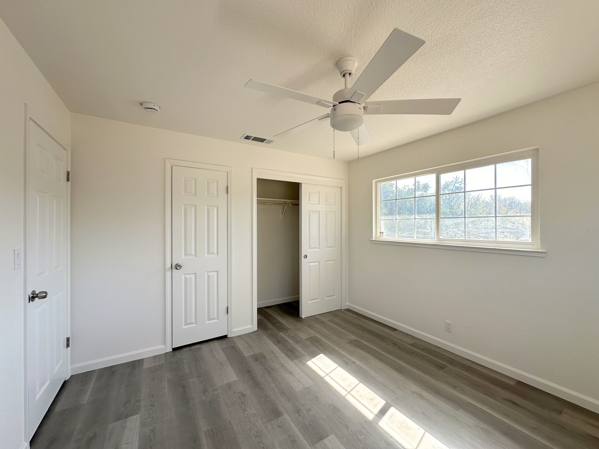 Building Photo - 15050 Cottage Ave