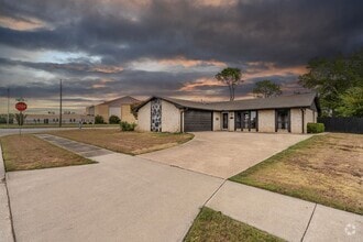 Building Photo - Fully Furnished Rental