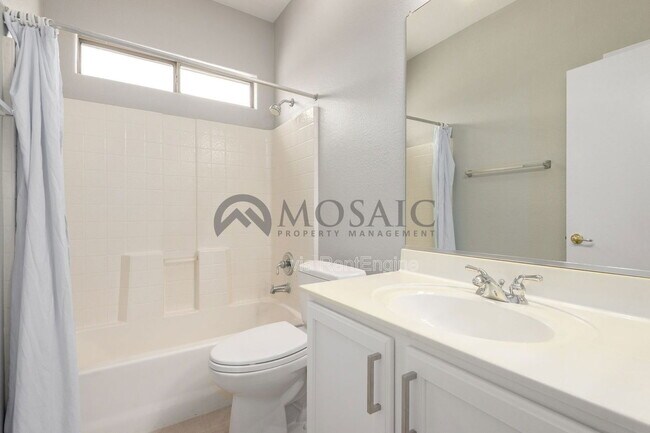 Building Photo - 1245 E Waterview Pl