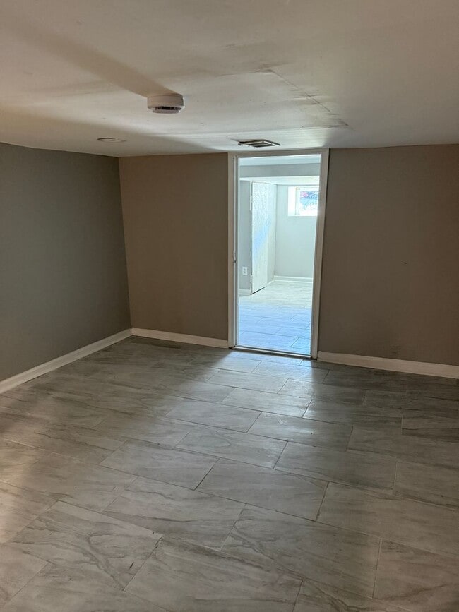 Building Photo - Two-Bedroom Home in Baltimore