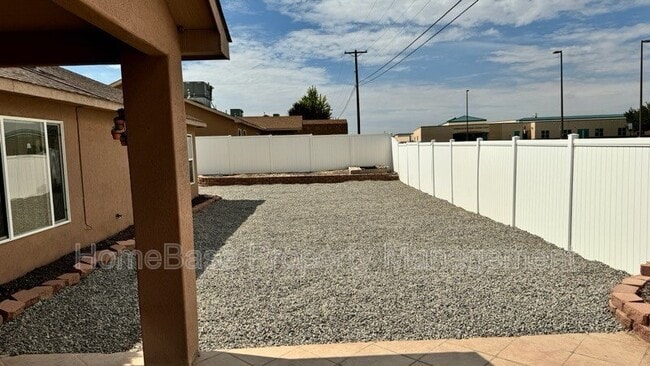 Building Photo - 605 Mesa Vista Dr