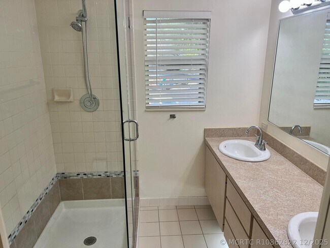 Building Photo - 3119 Kingston Ct