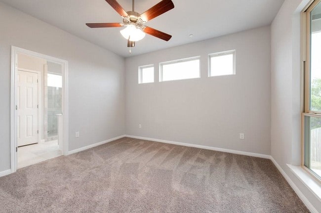 Building Photo - 3240 E Whitestone Blvd