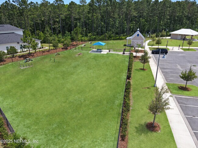 Building Photo - 432 Pine Bluff Dr