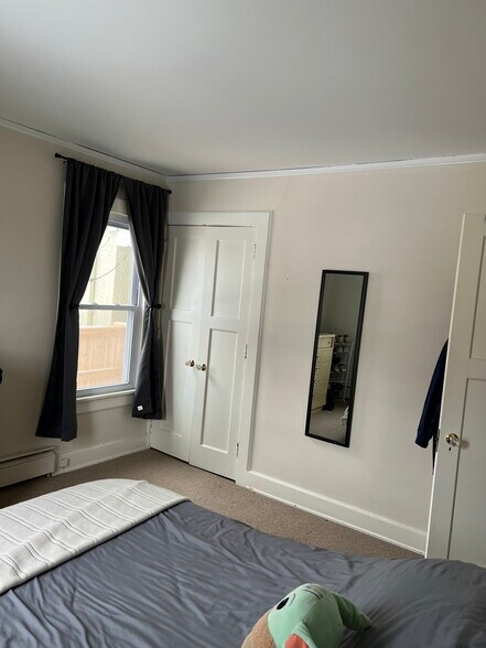 Building Photo - 6826 W Wisconsin Ave