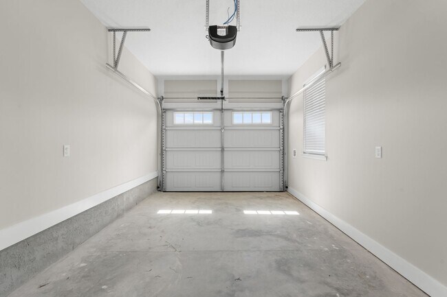 Building Photo - Latitude 32