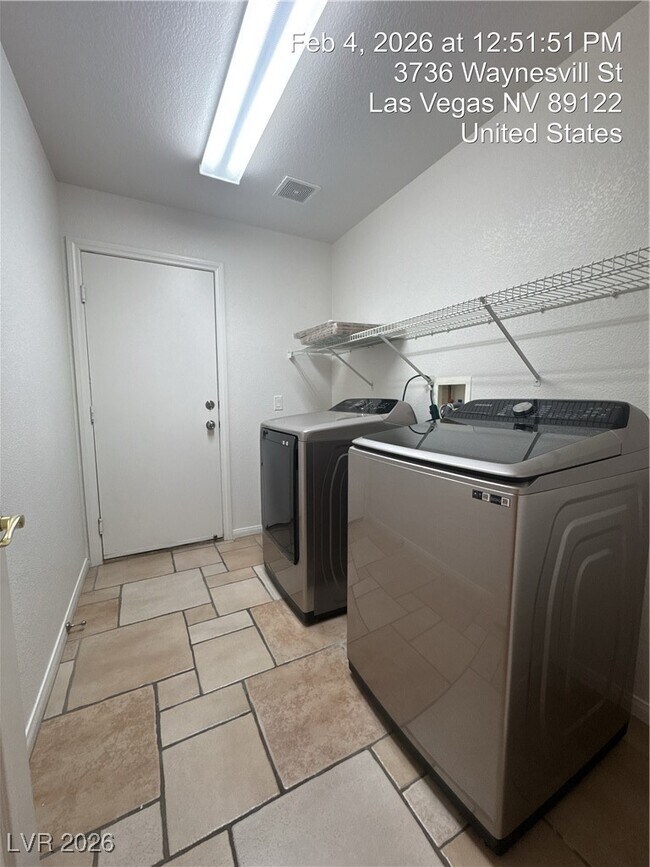 Building Photo - 3736 Waynesvill St