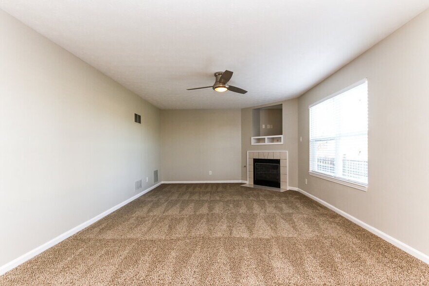 Building Photo - 1051 Pine Ridge Way