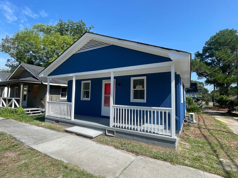 Building Photo - 521 Swann St