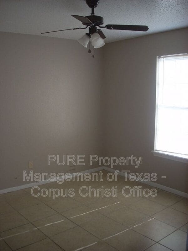 Building Photo - 7202 Mansions Dr
