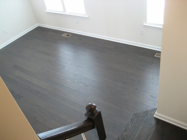 Building Photo - 360 Spring Hill Pl