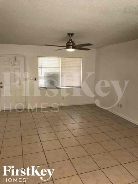 Building Photo - 844 Date Palm Dr