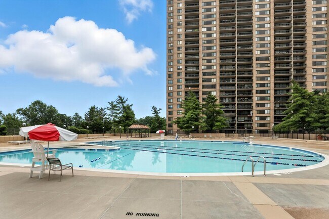 Building Photo - 3705 S George Mason Dr