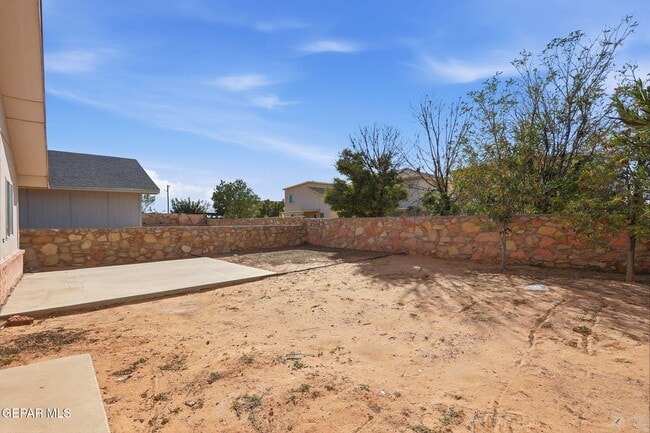 Building Photo - 3413 Yellow Rose St