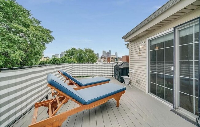 Building Photo - 382 3rd St