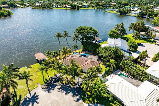 Building Photo - 25 NW 24th Ct