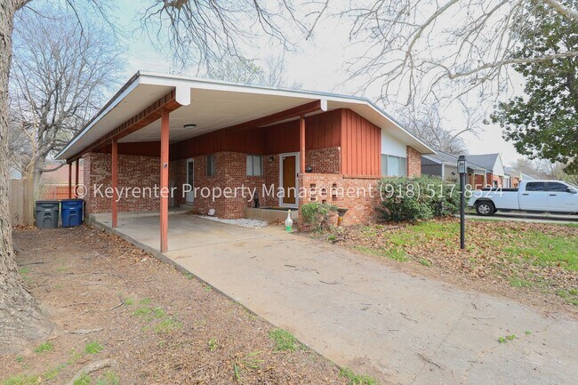 Building Photo - LOCATION LOCATION LOCATION!! Brookside Gem Available Immediately!