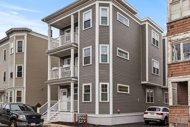 Building Photo - 89 Sydney St