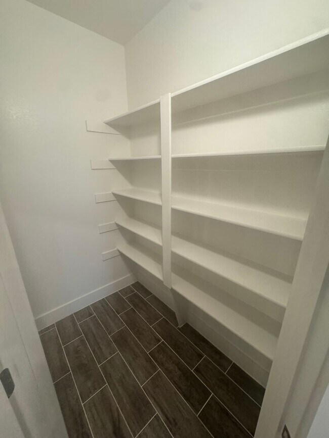 Building Photo - 3/2/2 located in Godley! Move in Specials call to inquire