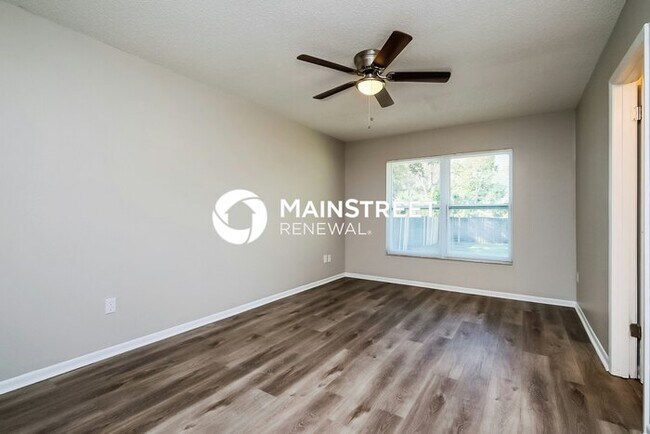 Building Photo - 3 Bedroom Pet-Friendly Home in TAMPA, FL with Main Street Renewal