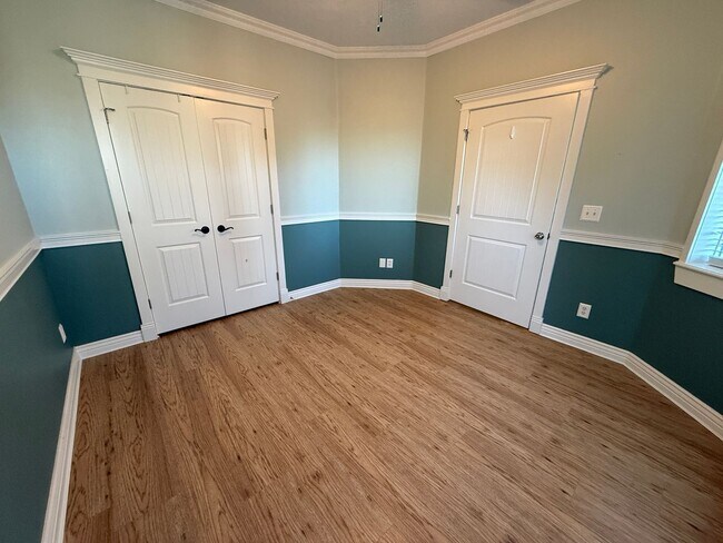 Building Photo - Midland Houses