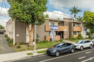 Building Photo - 10327 Downey Ave.