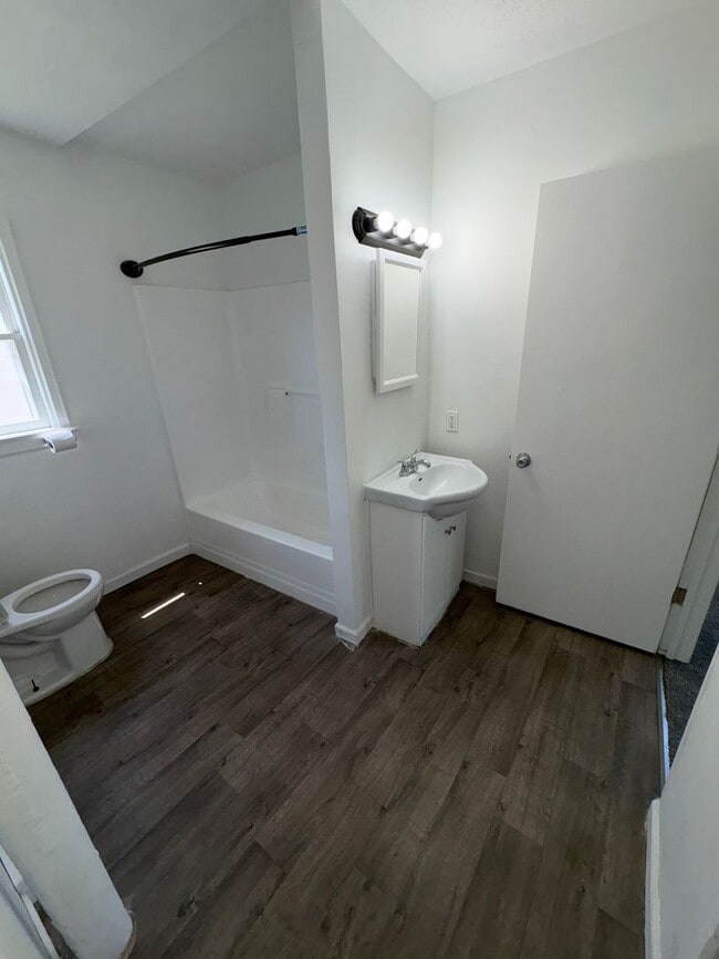 Building Photo - Move-In Ready Home in Waterloo