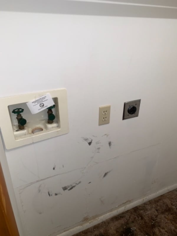 Building Photo - 2026 Brookline Dr