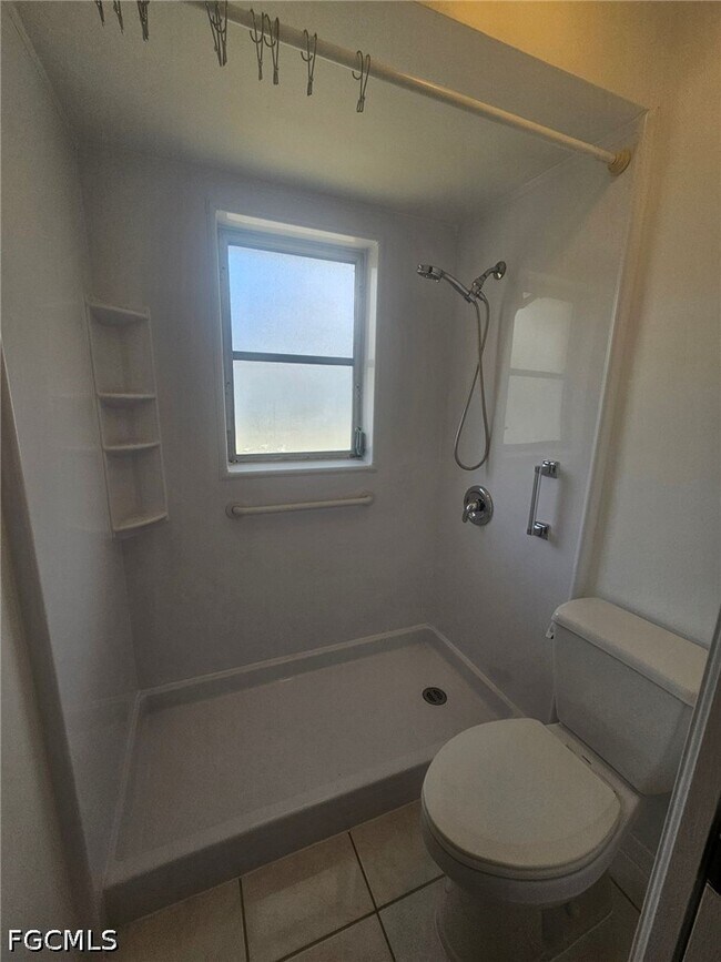 Building Photo - 5989 Hillyer Ct