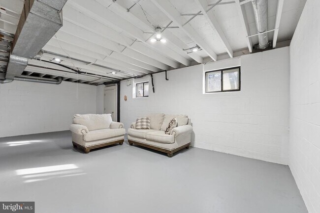 Building Photo - 2302 Tanglevale Dr