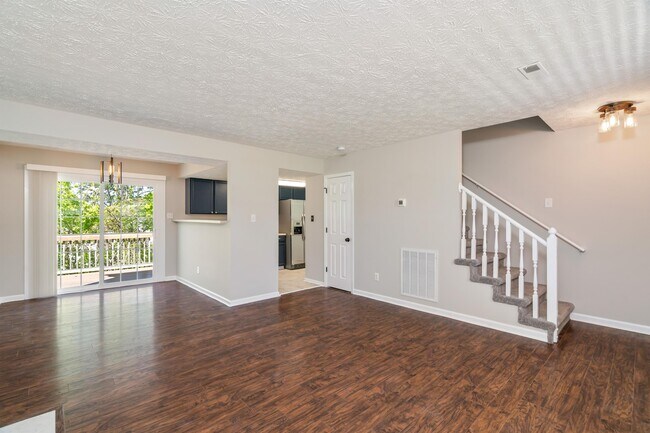Building Photo - 8295 Oak Terrace Ln