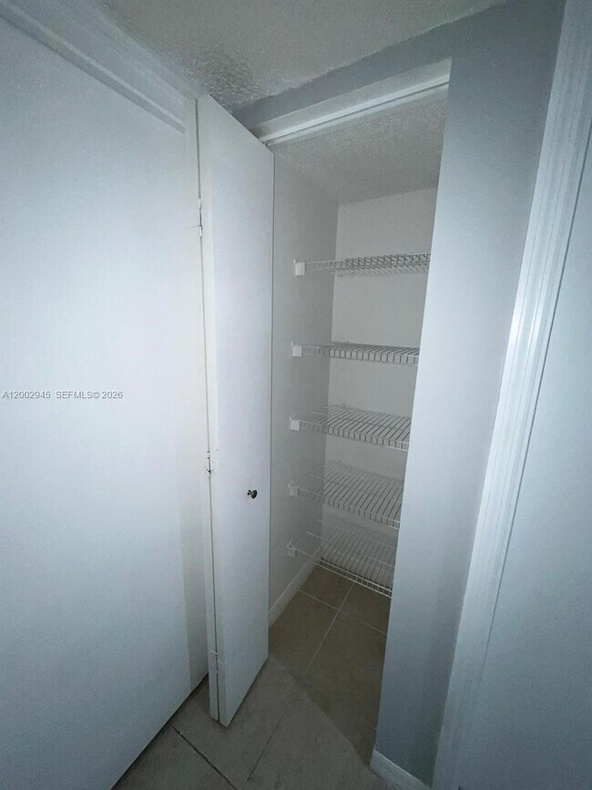 Building Photo - 9907 Westwood Dr