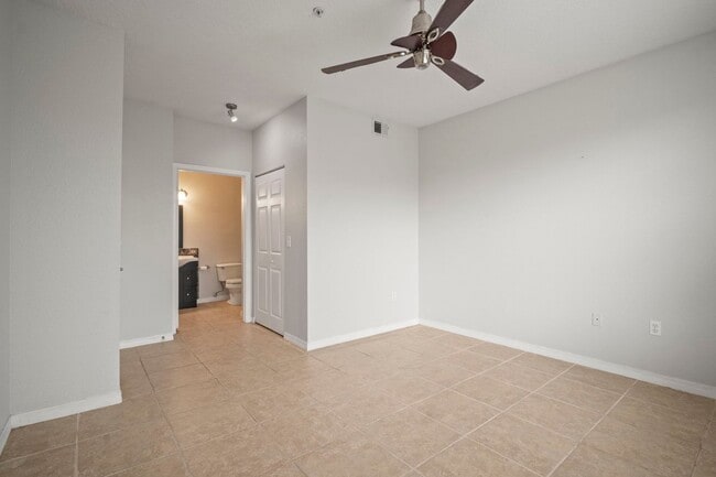 Building Photo - Stunning 2-bedroom, 2-bathroom, Gated comm...