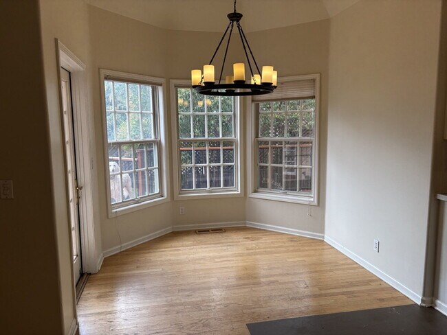 Building Photo - Amazing home in desirable Placerville neighborhood!