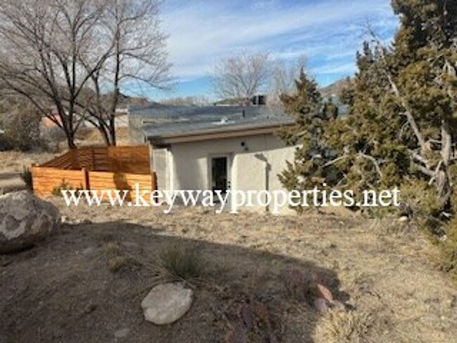 Building Photo - Sandia Canyon Studio Apartment