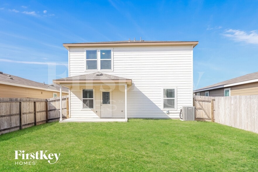 Building Photo - 12034 Silver Lgt