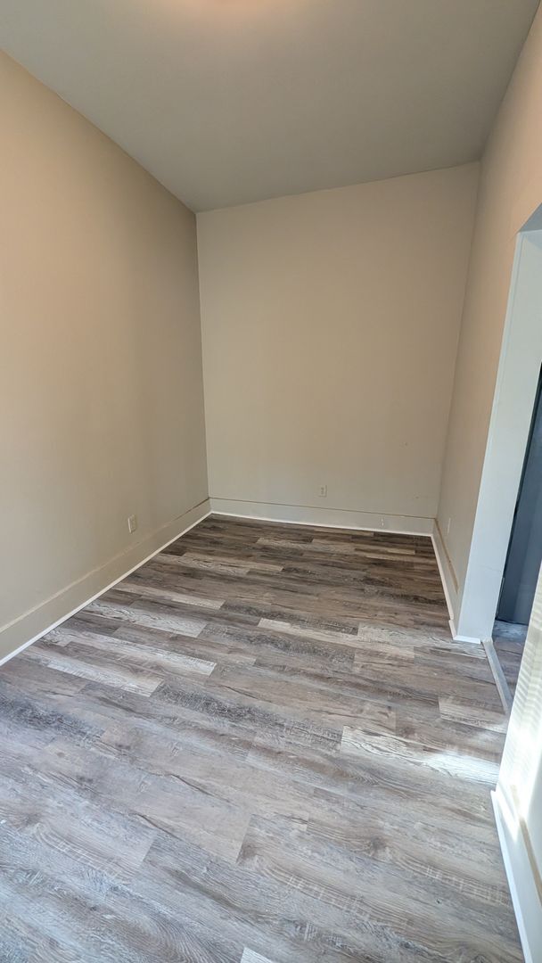 Building Photo - 3BR/1BA -- Deck, Separate Dining Room, In-Unit Laundry