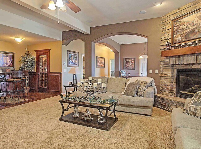 Building Photo - 7975 Ruststone Ct