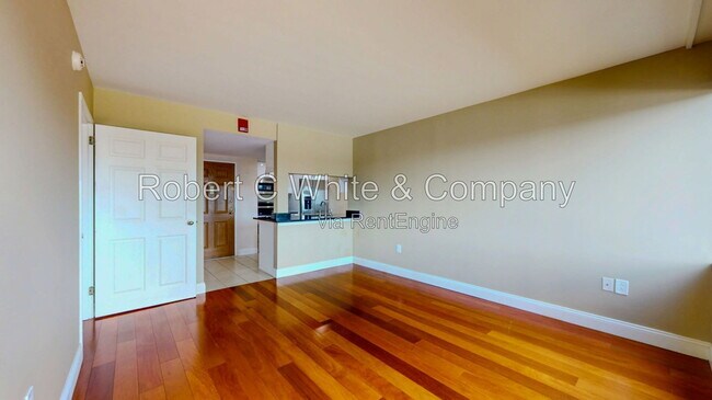 Building Photo - 127 Greyrock Pl