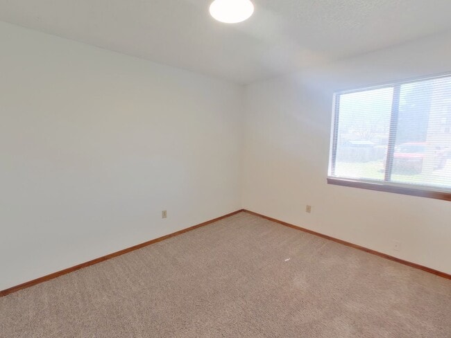 Building Photo - 3959 N Garland Cir