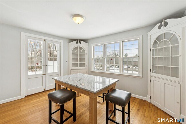 Building Photo - 361 Albany Turnpike