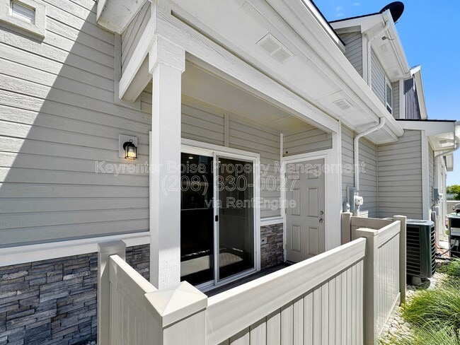 Building Photo - 2304 E Spice Lp