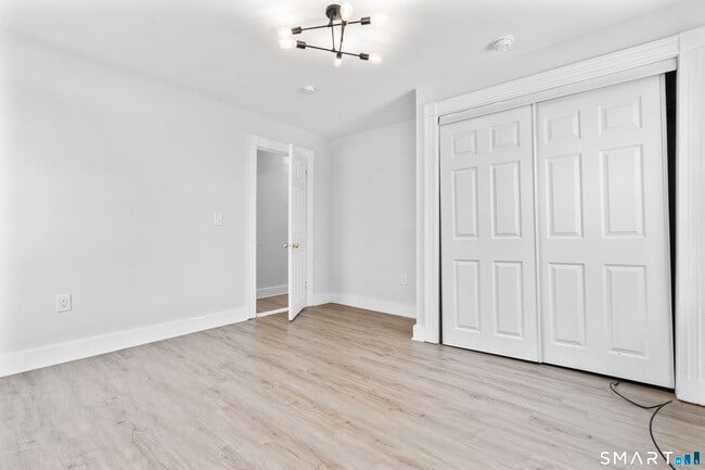 Building Photo - 30 Anthony St