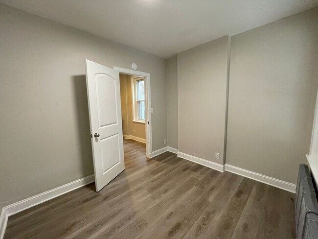 Building Photo - Beautiful 4 Bedroom, 1.5 Bath in Chester