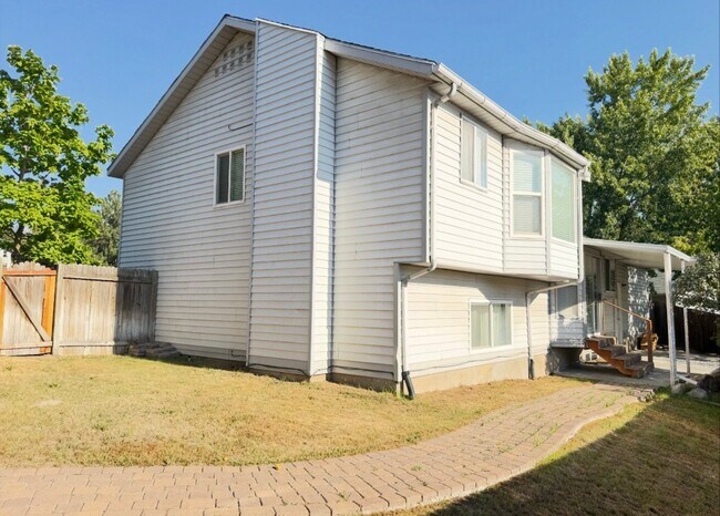 Building Photo - 4624 Quiet Cir