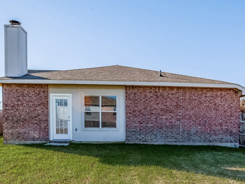 Building Photo - 1013 Crane Cir